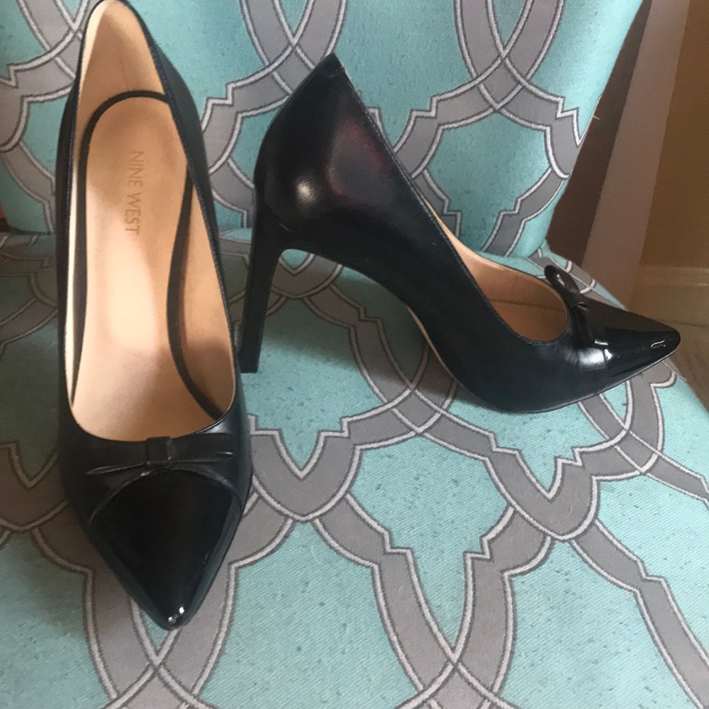 Nine West black heels with bow used but great shape- 4inch heel, patent toe  10m